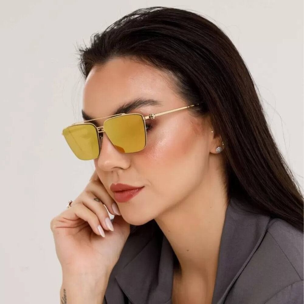 Fendi FE40110U 30L Sunglasses Gold Square Frame, Gold Lenses